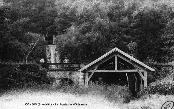 CONGIS (S.-et-M.) - La Fontaine d'Aisance. Carte postale vers 1910, éditeur non identifié. Avec l'aimable autorisation des Archives départementales de Seine et Marne. Cote AD77 : 2FI1358.