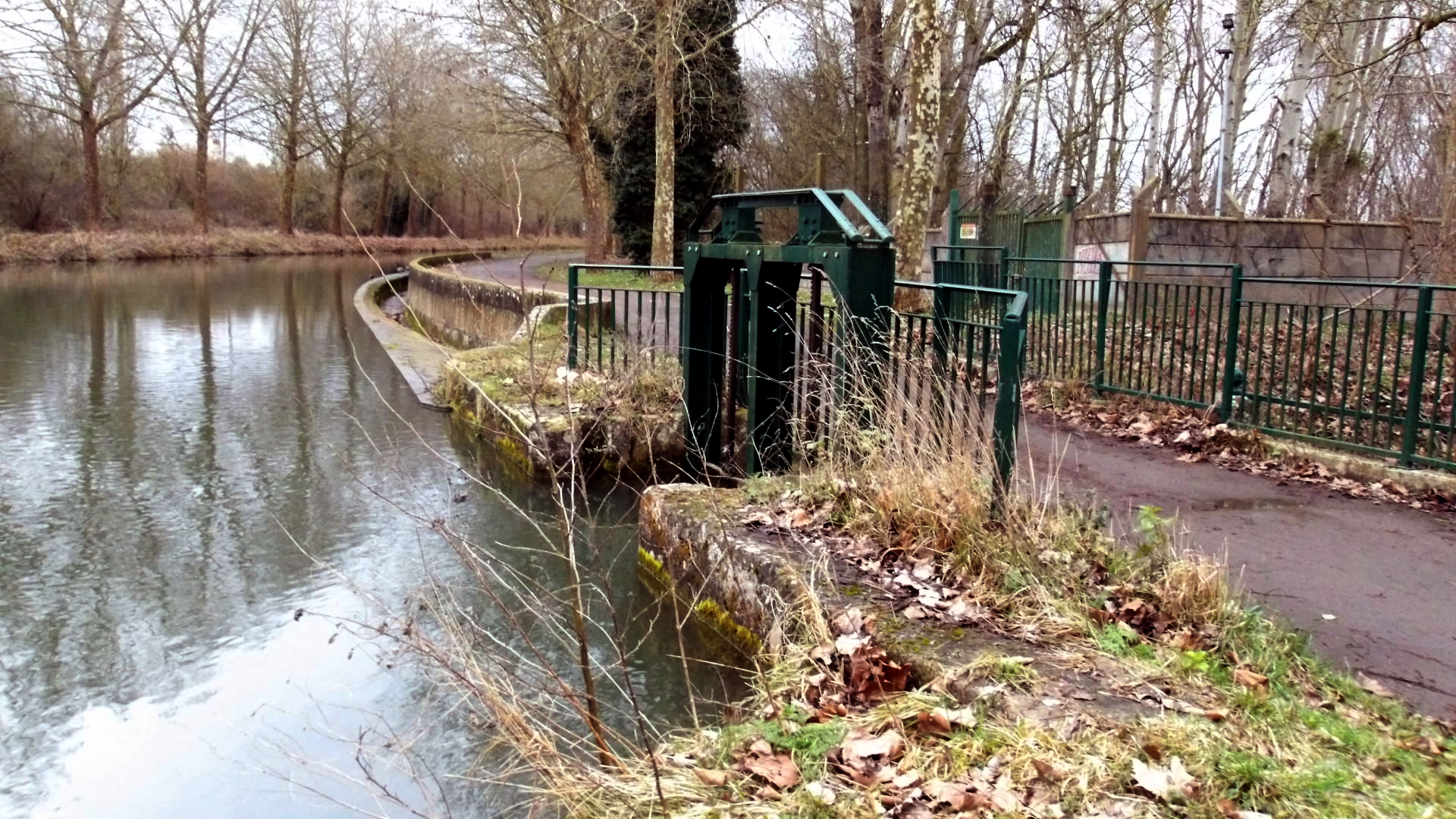 L'avaloir du déversoir de Villenoy Photo AFLO - 2026