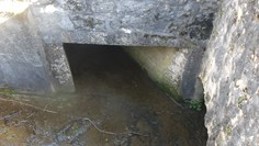 Ocquerre — Débouché de la buse d'avaloir