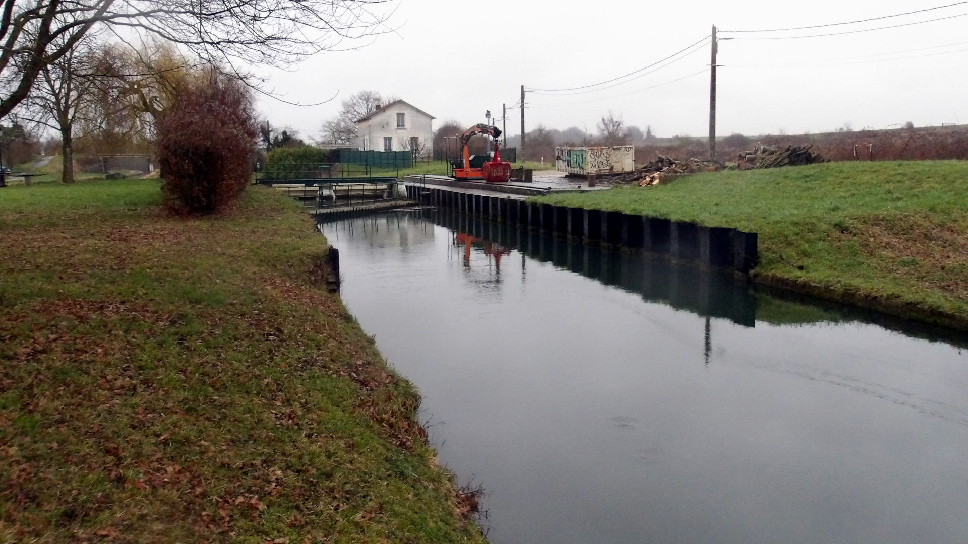 Écluse de Vignely — Le bras de fuite